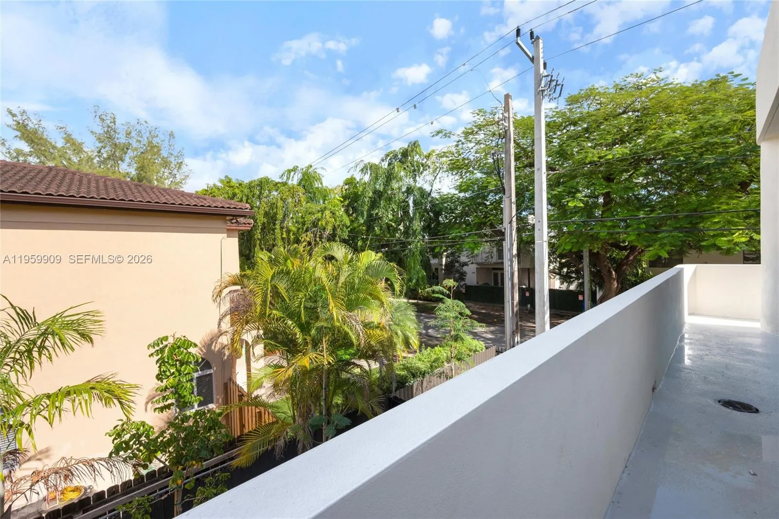 2330 Sw 36th Ave 2, Miami, Florida 33134, Miami, Florida 33134, 3 Bedrooms Bedrooms, ,4 BathroomsBathrooms,Residential,For Sale,2330 Sw 36th Ave 2, Miami, Florida 33134,A11959909