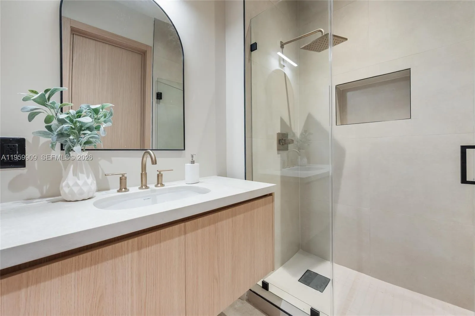 2330 Sw 36th Ave 2, Miami, Florida 33134, Miami, Florida 33134, 3 Bedrooms Bedrooms, ,4 BathroomsBathrooms,Residential,For Sale,2330 Sw 36th Ave 2, Miami, Florida 33134,A11959909