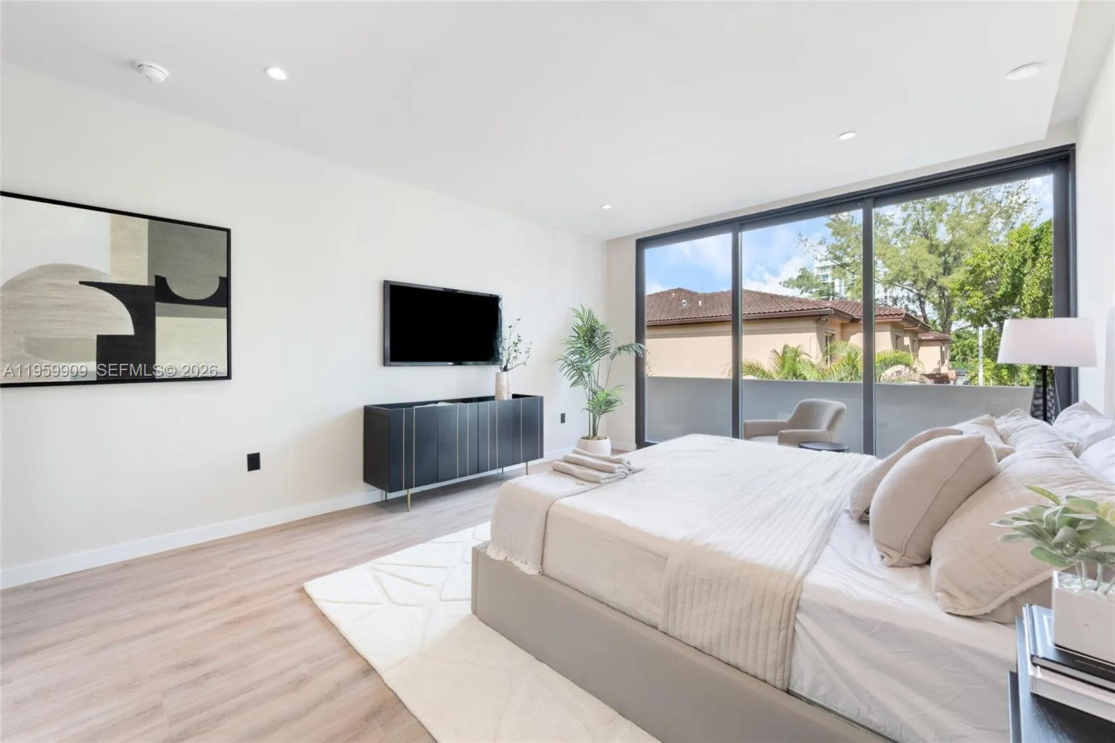 2330 Sw 36th Ave 2, Miami, Florida 33134, Miami, Florida 33134, 3 Bedrooms Bedrooms, ,4 BathroomsBathrooms,Residential,For Sale,2330 Sw 36th Ave 2, Miami, Florida 33134,A11959909