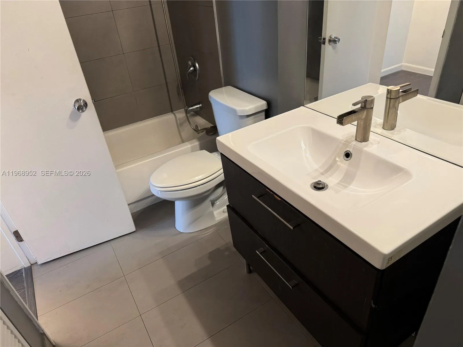 492 Nw 165th St Rd C-314, Miami, Florida 33169, Miami, Florida 33169, 1 Bedroom Bedrooms, ,1 BathroomBathrooms,Residential Lease,For Rent,492 Nw 165th St Rd C-314, Miami, Florida 33169,A11968952