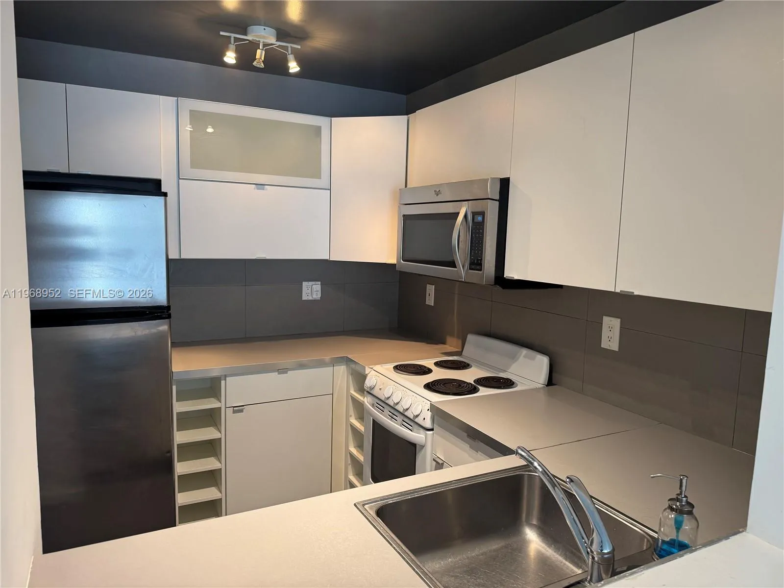 492 Nw 165th St Rd C-314, Miami, Florida 33169, Miami, Florida 33169, 1 Bedroom Bedrooms, ,1 BathroomBathrooms,Residential Lease,For Rent,492 Nw 165th St Rd C-314, Miami, Florida 33169,A11968952