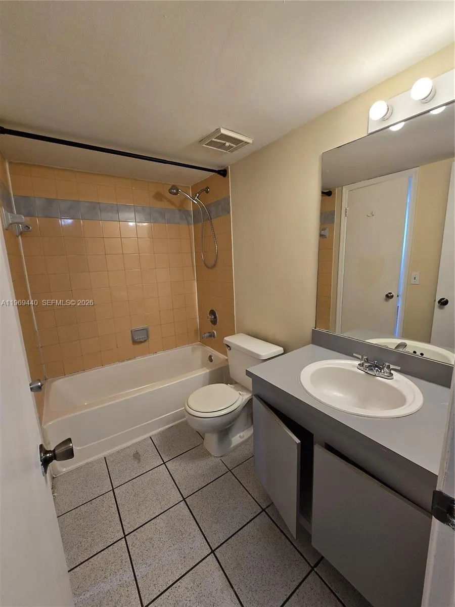 670 Nw 85th Pl 11-210, Miami, Florida 33126, Miami, Florida 33126, 1 Bedroom Bedrooms, ,1 BathroomBathrooms,Residential Lease,For Rent,670 Nw 85th Pl 11-210, Miami, Florida 33126,A11969440