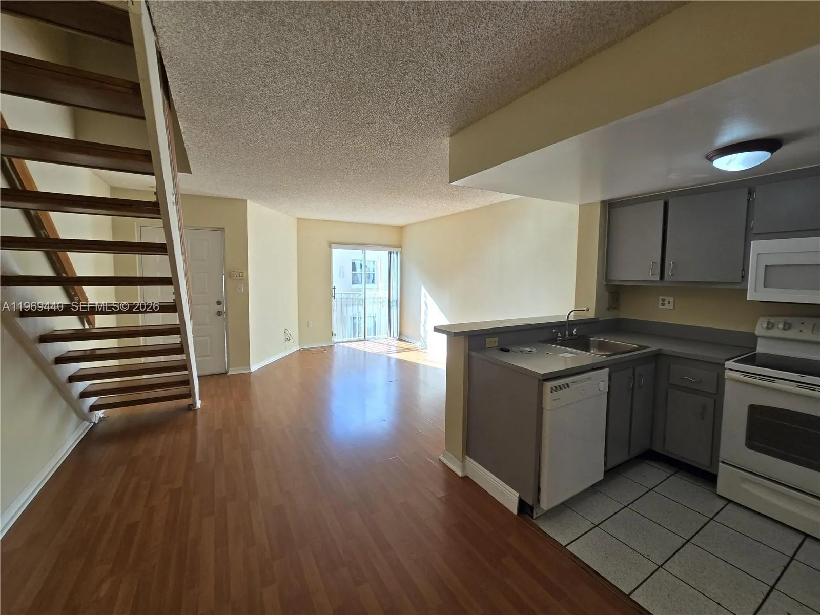 670 Nw 85th Pl 11-210, Miami, Florida 33126, Miami, Florida 33126, 1 Bedroom Bedrooms, ,1 BathroomBathrooms,Residential Lease,For Rent,670 Nw 85th Pl 11-210, Miami, Florida 33126,A11969440
