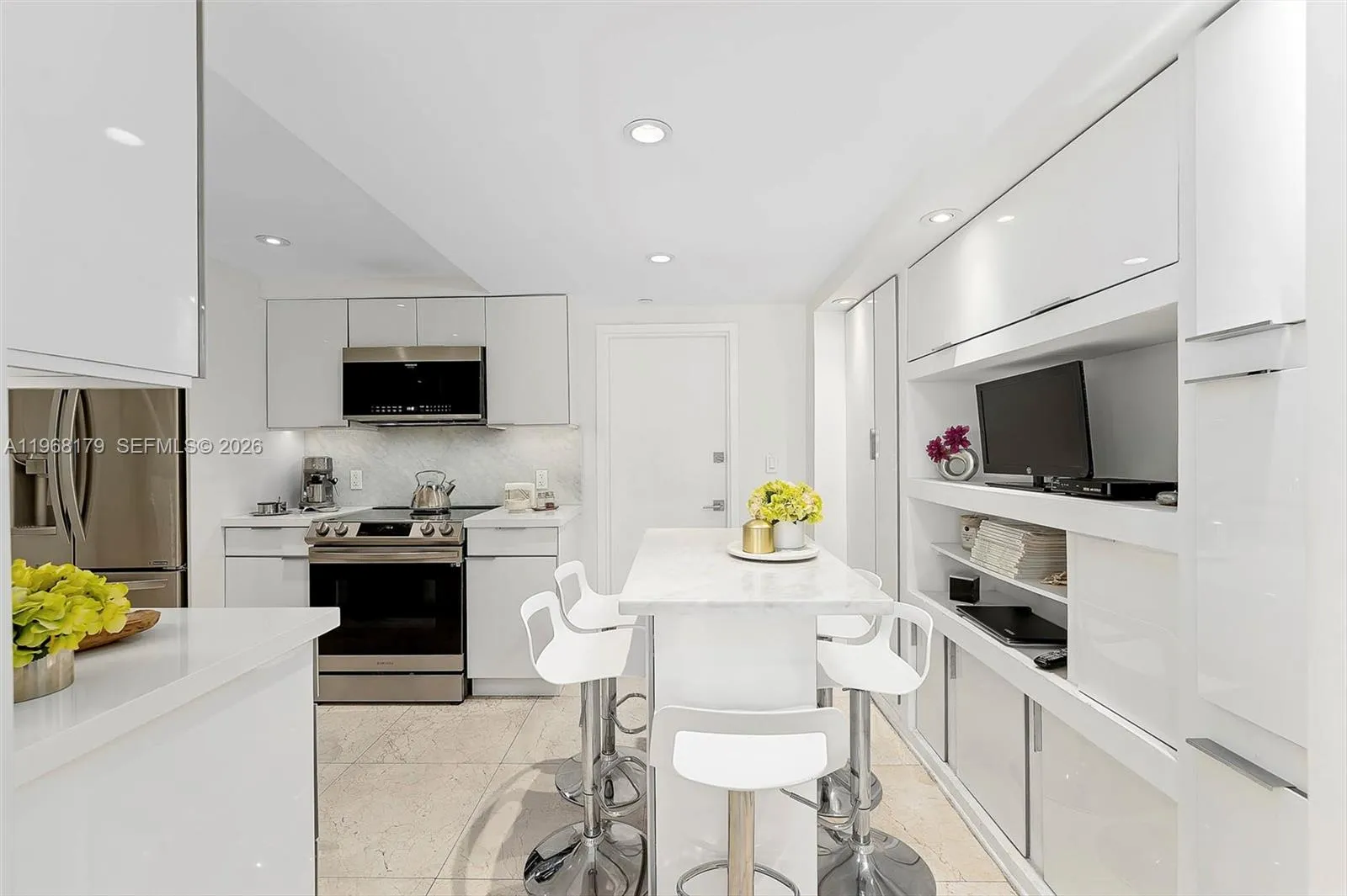 199 Ocean Lane Dr 311, Key Biscayne, Florida 33149, Key Biscayne, Florida 33149, 2 Bedrooms Bedrooms, ,2 BathroomsBathrooms,Residential,For Sale,199 Ocean Lane Dr 311, Key Biscayne, Florida 33149,A11968179