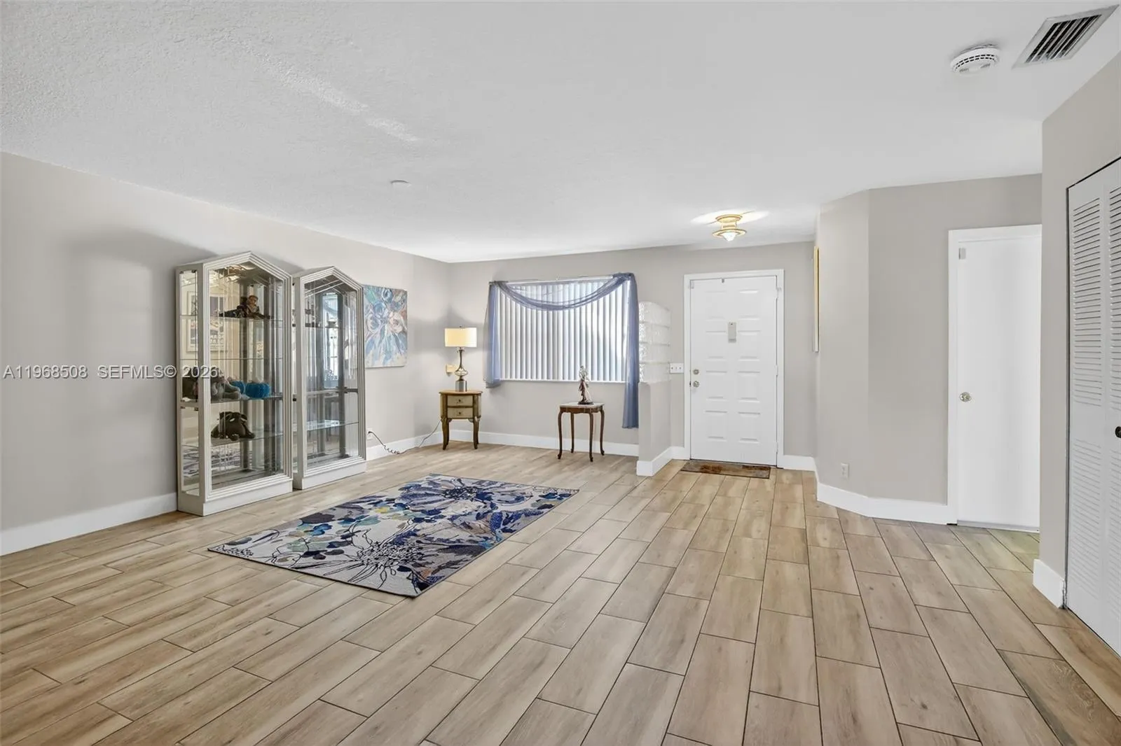 9080 Vineyard Lake Dr, Plantation, Florida 33324, Plantation, Florida 33324, 3 Bedrooms Bedrooms, ,2 BathroomsBathrooms,Residential,For Sale,9080 Vineyard Lake Dr, Plantation, Florida 33324,A11968508