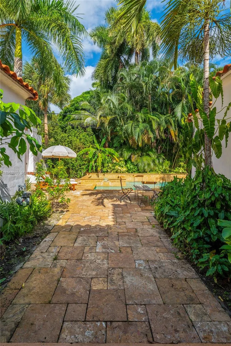 641 Ne 57th St, Miami, Florida 33137, Miami, Florida 33137, 4 Bedrooms Bedrooms, ,4 BathroomsBathrooms,Residential,For Sale,641 Ne 57th St, Miami, Florida 33137,A11969089