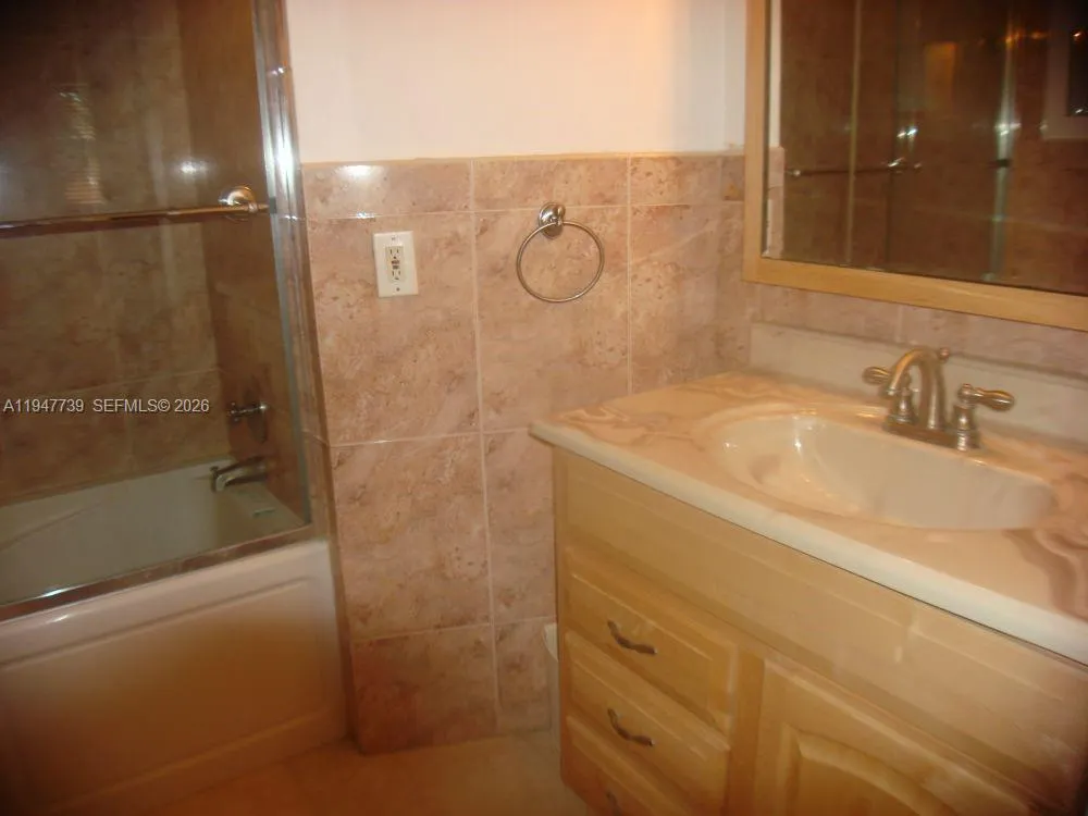 6276 Nw 186th St 307, Hialeah, Florida 33015, Hialeah, Florida 33015, 2 Bedrooms Bedrooms, ,2 BathroomsBathrooms,Residential Lease,For Rent,6276 Nw 186th St 307, Hialeah, Florida 33015,A11947739