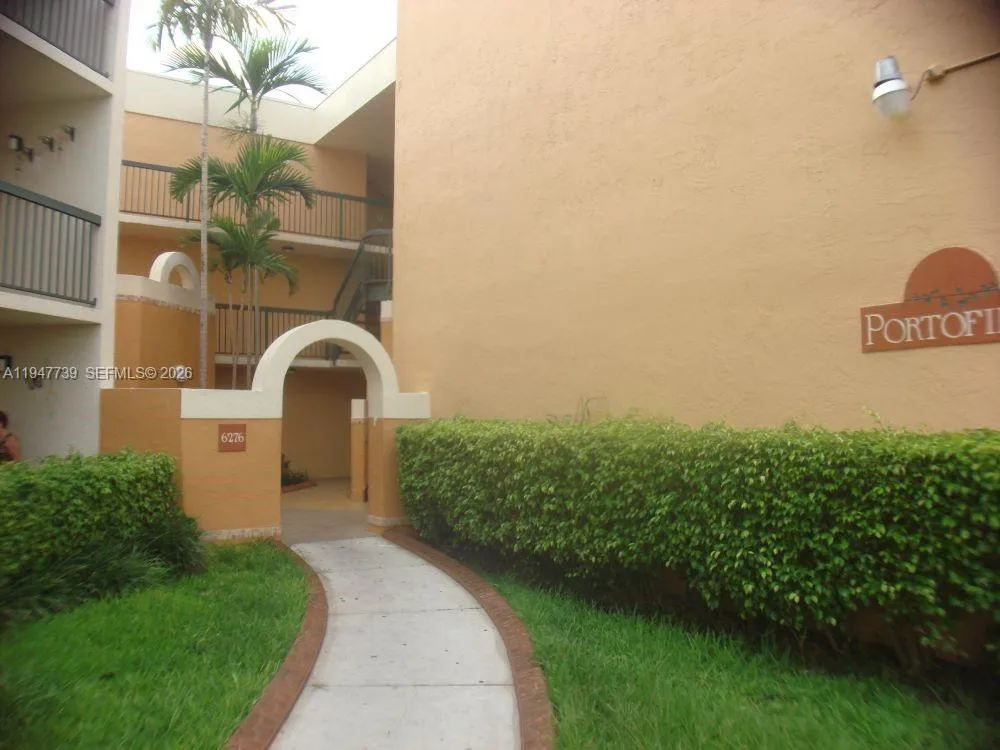 6276 Nw 186th St 307, Hialeah, Florida 33015, Hialeah, Florida 33015, 2 Bedrooms Bedrooms, ,2 BathroomsBathrooms,Residential Lease,For Rent,6276 Nw 186th St 307, Hialeah, Florida 33015,A11947739