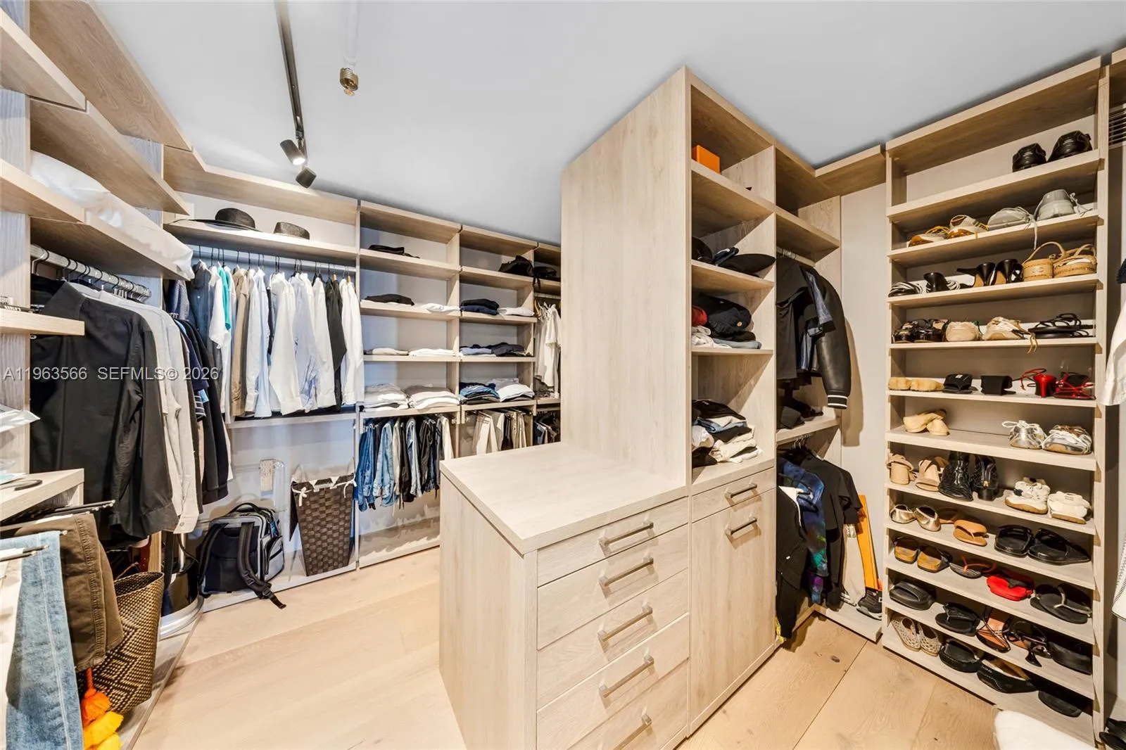 10205 Collins Ave 1002, Bal Harbour, Florida 33154, Bal Harbour, Florida 33154, 2 Bedrooms Bedrooms, ,2 BathroomsBathrooms,Residential,For Sale,10205 Collins Ave 1002, Bal Harbour, Florida 33154,A11963566