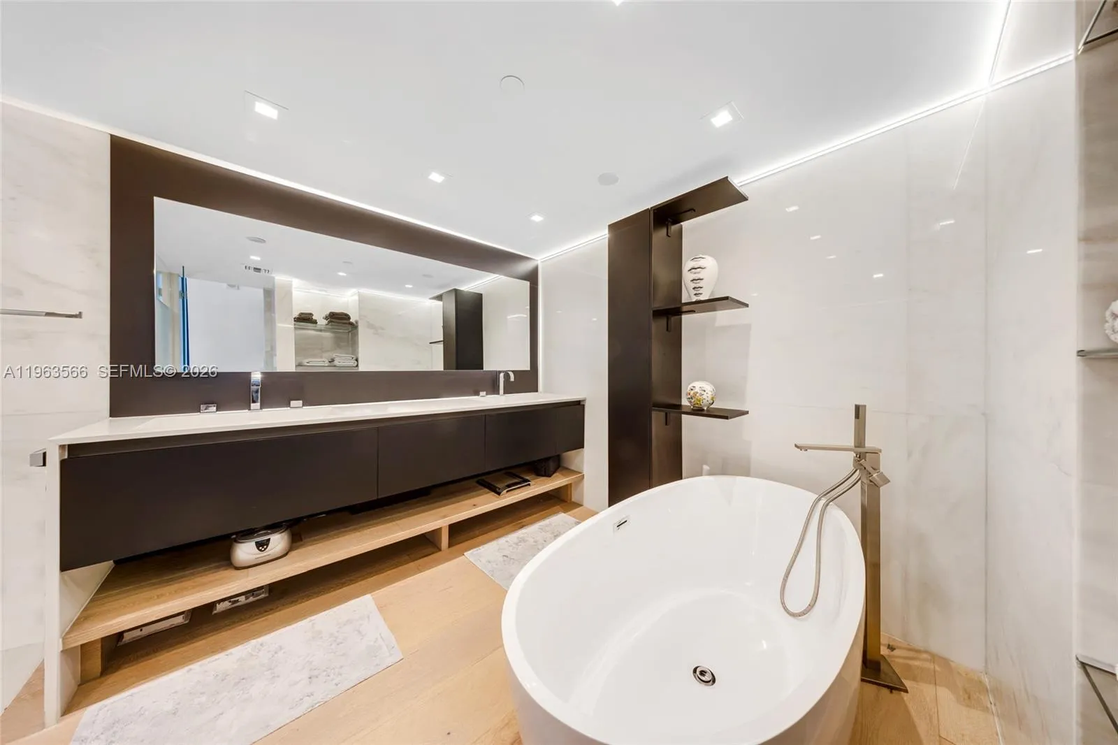 10205 Collins Ave 1002, Bal Harbour, Florida 33154, Bal Harbour, Florida 33154, 2 Bedrooms Bedrooms, ,2 BathroomsBathrooms,Residential,For Sale,10205 Collins Ave 1002, Bal Harbour, Florida 33154,A11963566