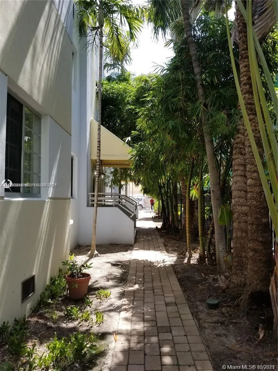 1045 Meridian Ave 4, Miami Beach, Florida 33139, Miami Beach, Florida 33139, ,1 BathroomBathrooms,Residential,For Sale,1045 Meridian Ave 4, Miami Beach, Florida 33139,A11960318
