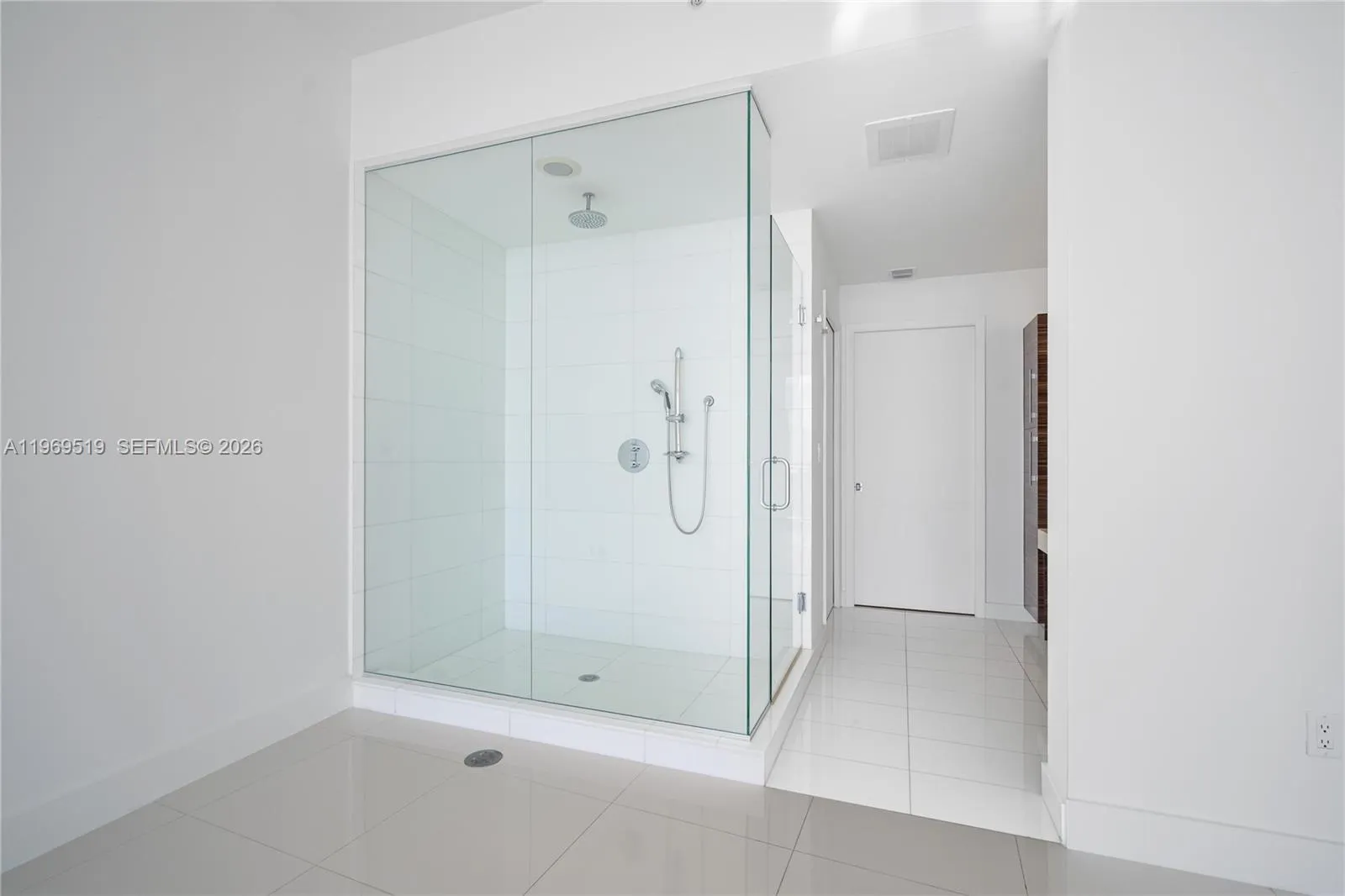 2020 N Bayshore Dr 3506, Miami, Florida 33137, Miami, Florida 33137, 2 Bedrooms Bedrooms, ,2 BathroomsBathrooms,Residential,For Sale,2020 N Bayshore Dr 3506, Miami, Florida 33137,A11969519