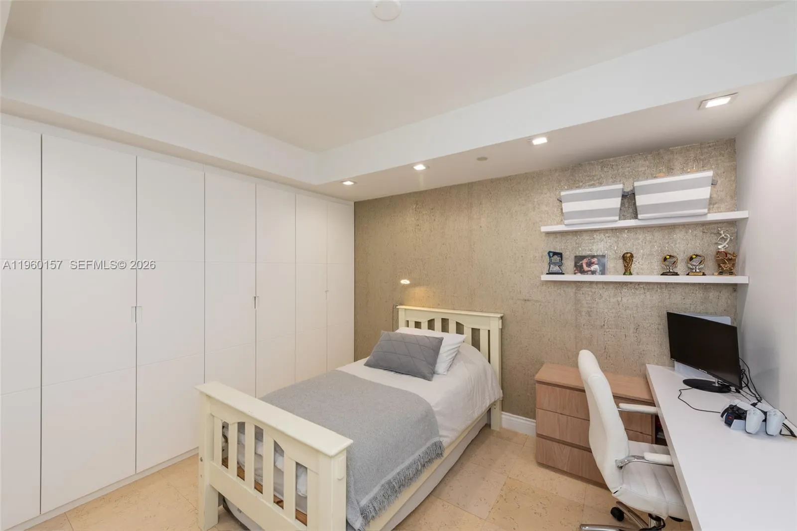 799 Crandon Blvd 605, Key Biscayne, Florida 33149, Key Biscayne, Florida 33149, 3 Bedrooms Bedrooms, ,3 BathroomsBathrooms,Residential,For Sale,799 Crandon Blvd 605, Key Biscayne, Florida 33149,A11960157