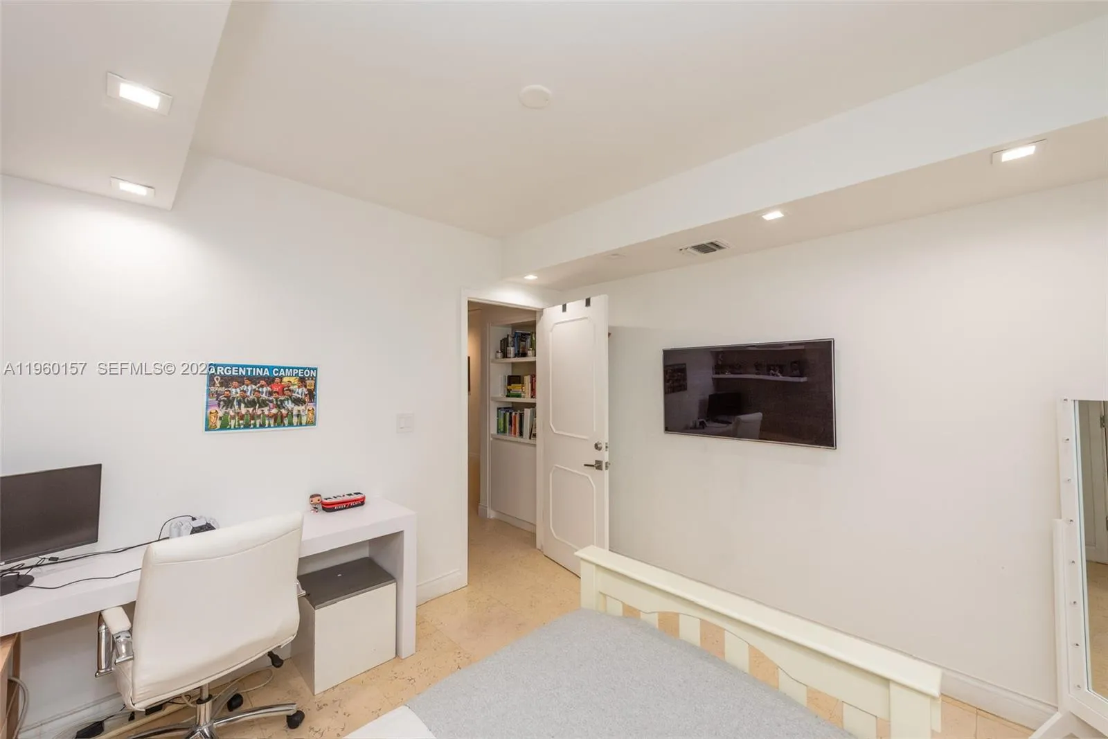 799 Crandon Blvd 605, Key Biscayne, Florida 33149, Key Biscayne, Florida 33149, 3 Bedrooms Bedrooms, ,3 BathroomsBathrooms,Residential,For Sale,799 Crandon Blvd 605, Key Biscayne, Florida 33149,A11960157