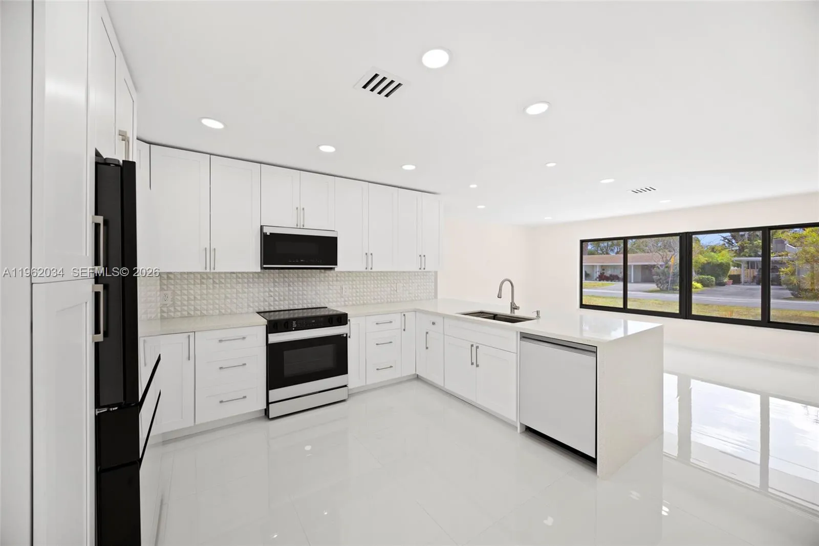 21 Se 7th St, Pompano Beach, Florida 33060, Pompano Beach, Florida 33060, 3 Bedrooms Bedrooms, ,2 BathroomsBathrooms,Residential,For Sale,21 Se 7th St, Pompano Beach, Florida 33060,A11962034