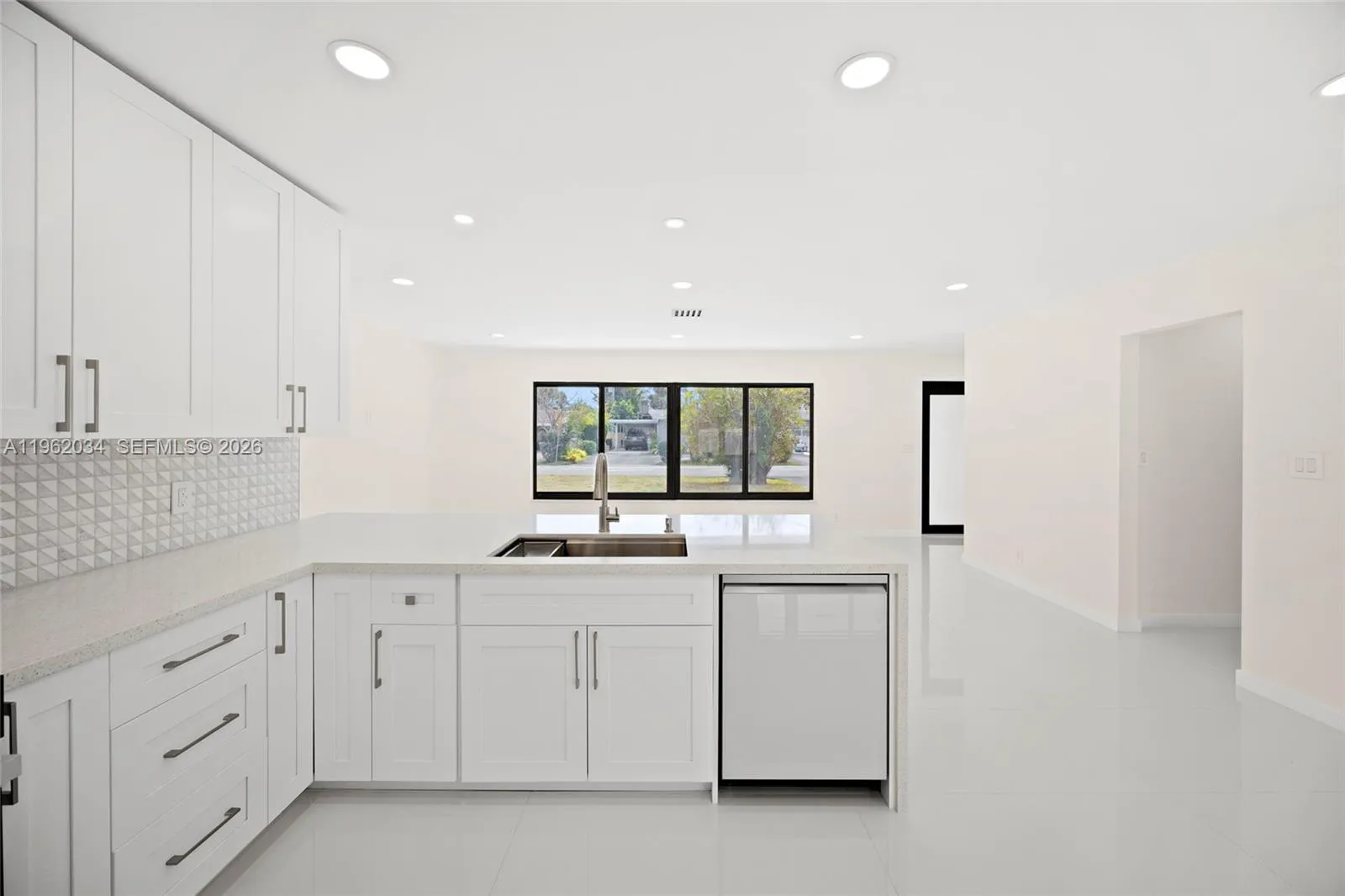 21 Se 7th St, Pompano Beach, Florida 33060, Pompano Beach, Florida 33060, 3 Bedrooms Bedrooms, ,2 BathroomsBathrooms,Residential,For Sale,21 Se 7th St, Pompano Beach, Florida 33060,A11962034