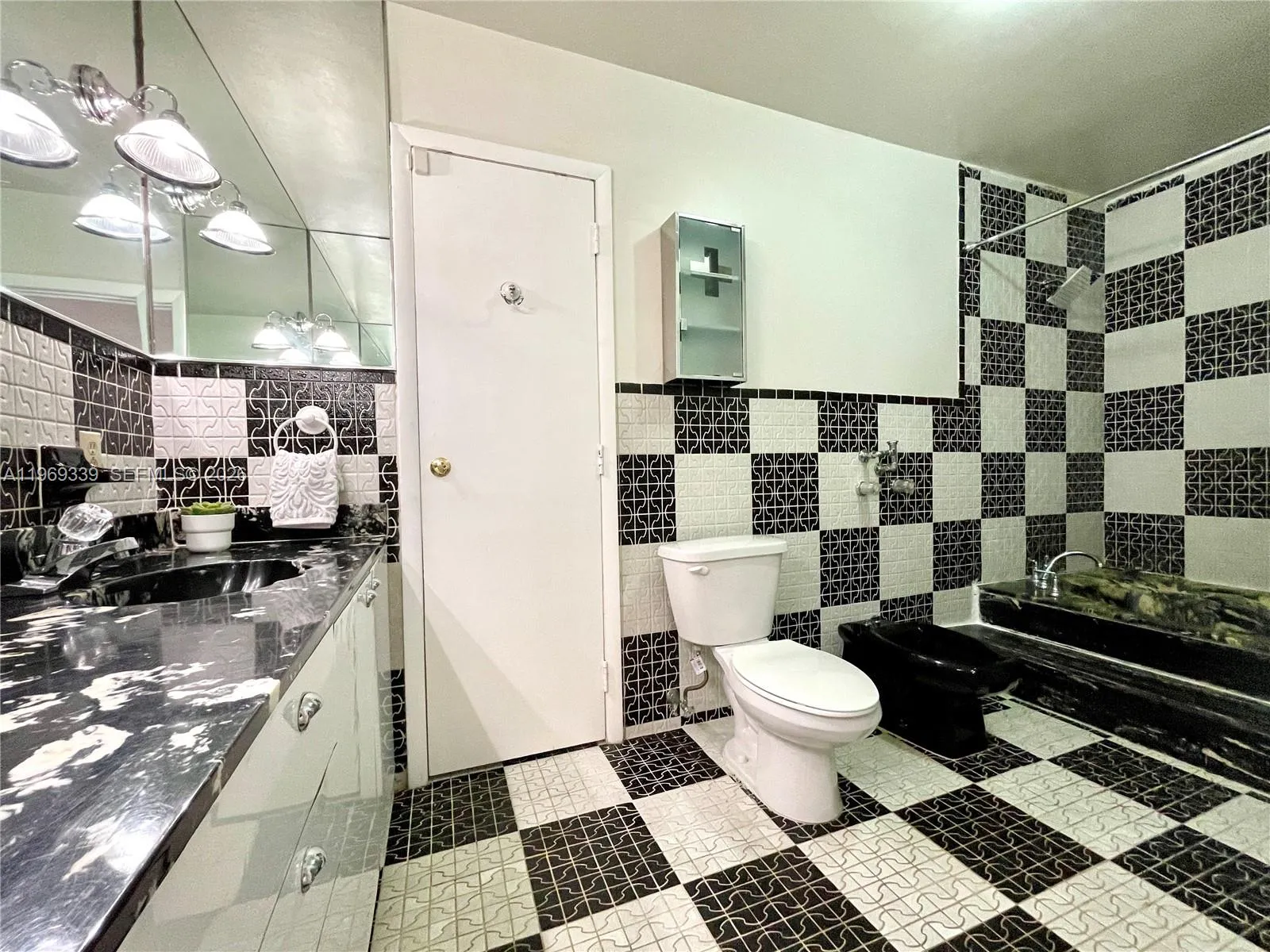 2351 Sw 92nd Pl, Miami, Florida 33165, Miami, Florida 33165, 5 Bedrooms Bedrooms, ,3 BathroomsBathrooms,Residential Lease,For Rent,2351 Sw 92nd Pl, Miami, Florida 33165,A11969339