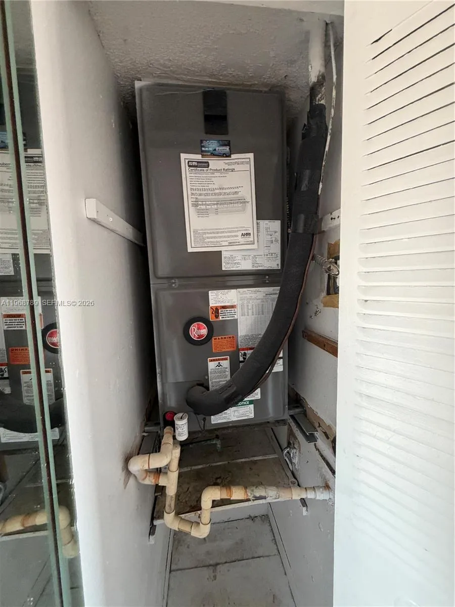 4713 Nw 7th St 409-1, Miami, Florida 33126, Miami, Florida 33126, 2 Bedrooms Bedrooms, ,1 BathroomBathrooms,Residential,For Sale,4713 Nw 7th St 409-1, Miami, Florida 33126,A11968789