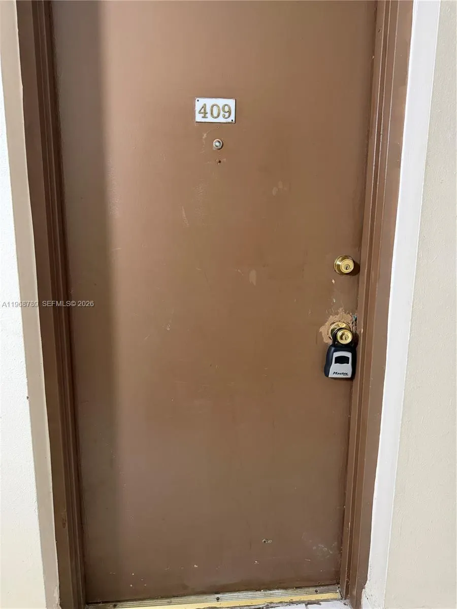 4713 Nw 7th St 409-1, Miami, Florida 33126, Miami, Florida 33126, 2 Bedrooms Bedrooms, ,1 BathroomBathrooms,Residential,For Sale,4713 Nw 7th St 409-1, Miami, Florida 33126,A11968789