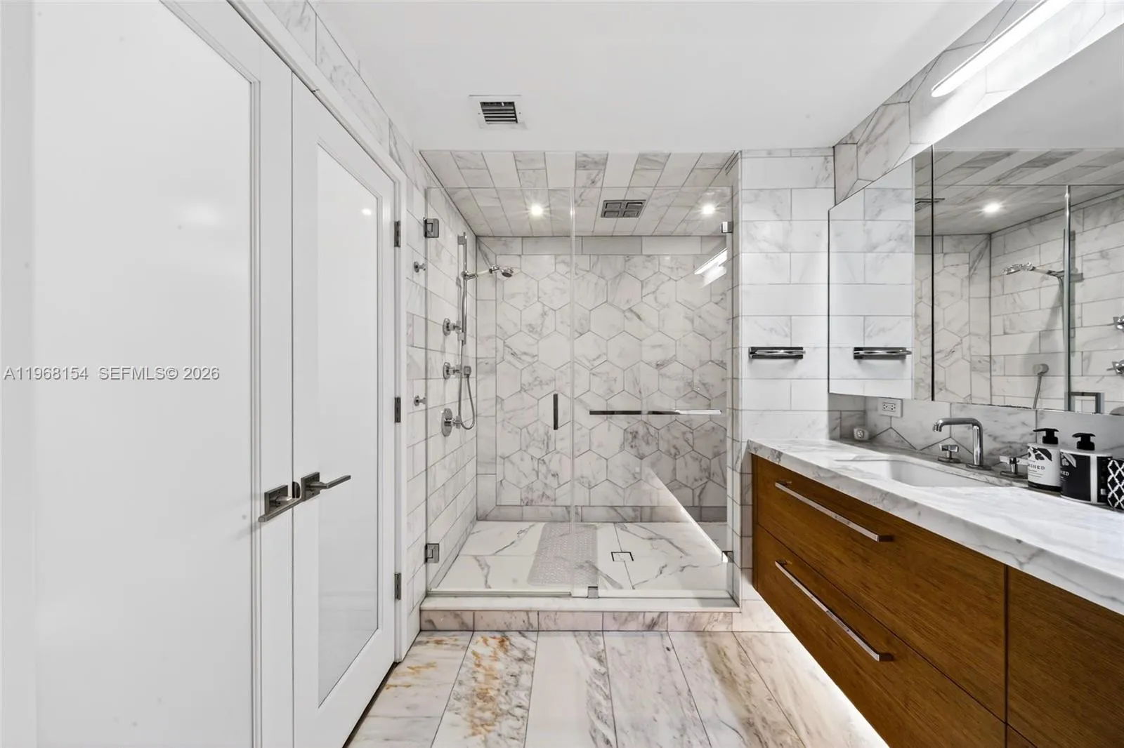 601 Ne 36th St 3407, Miami, Florida 33137, Miami, Florida 33137, 2 Bedrooms Bedrooms, ,2 BathroomsBathrooms,Residential Lease,For Rent,601 Ne 36th St 3407, Miami, Florida 33137,A11968154