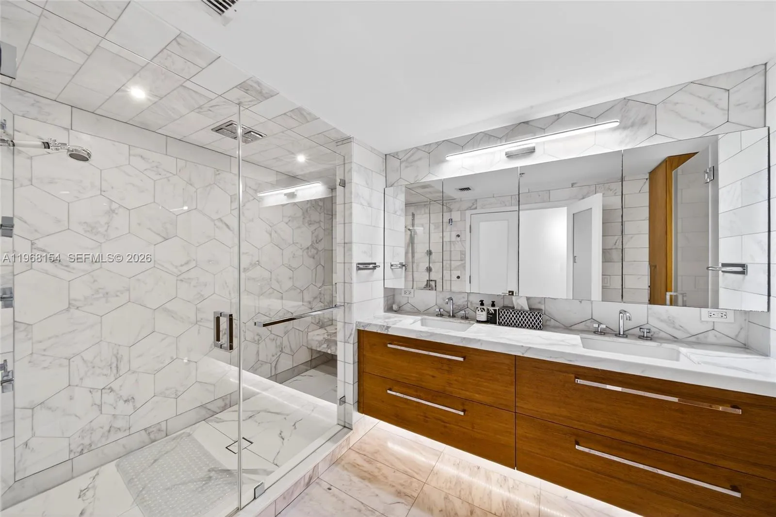 601 Ne 36th St 3407, Miami, Florida 33137, Miami, Florida 33137, 2 Bedrooms Bedrooms, ,2 BathroomsBathrooms,Residential Lease,For Rent,601 Ne 36th St 3407, Miami, Florida 33137,A11968154