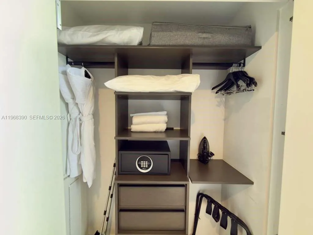 398 Ne 5th St 4313, Miami, Florida 33132, Miami, Florida 33132, ,1 BathroomBathrooms,Residential,For Sale,398 Ne 5th St 4313, Miami, Florida 33132,A11968390