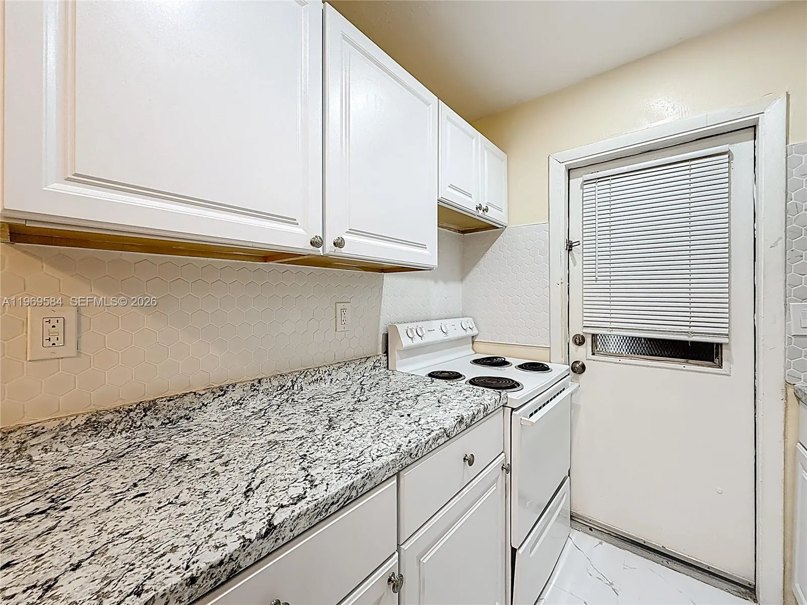 2335 Ne 172 Nd 4, North Miami Beach, Florida 33160, North Miami Beach, Florida 33160, 1 Bedroom Bedrooms, ,1 BathroomBathrooms,Residential Lease,For Rent,2335 Ne 172 Nd 4, North Miami Beach, Florida 33160,A11969584