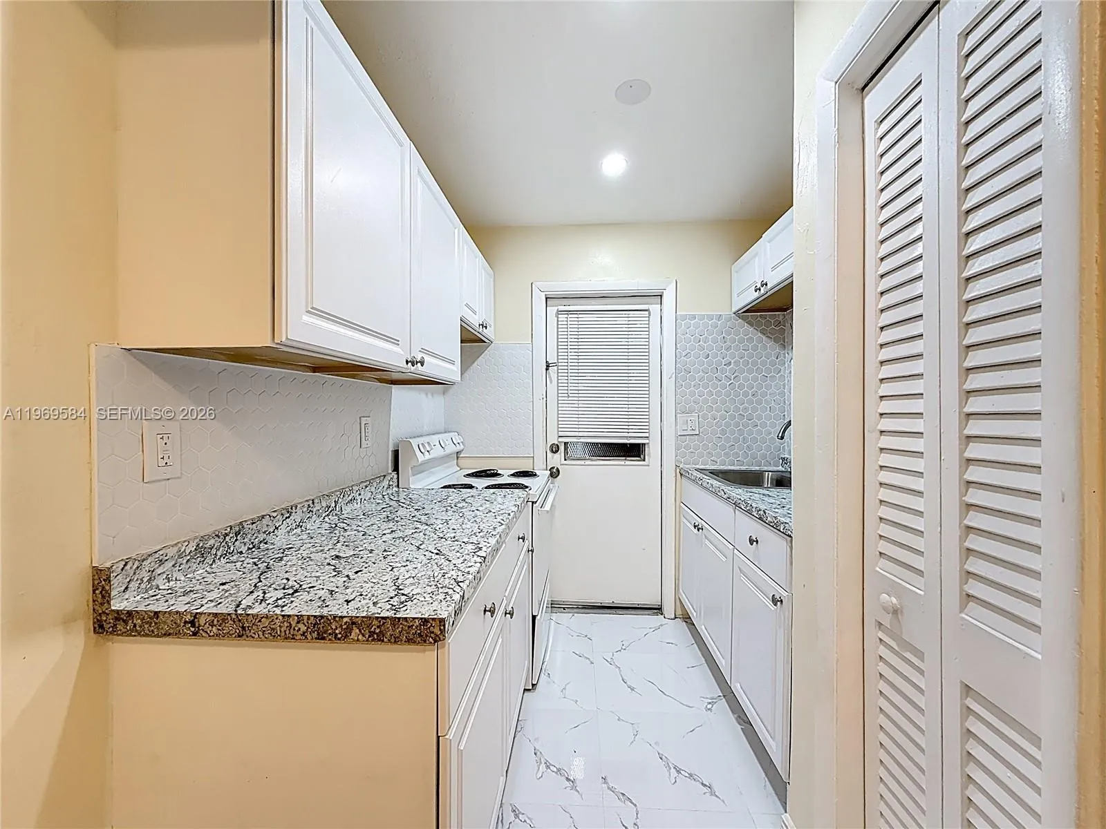 2335 Ne 172 Nd 4, North Miami Beach, Florida 33160, North Miami Beach, Florida 33160, 1 Bedroom Bedrooms, ,1 BathroomBathrooms,Residential Lease,For Rent,2335 Ne 172 Nd 4, North Miami Beach, Florida 33160,A11969584