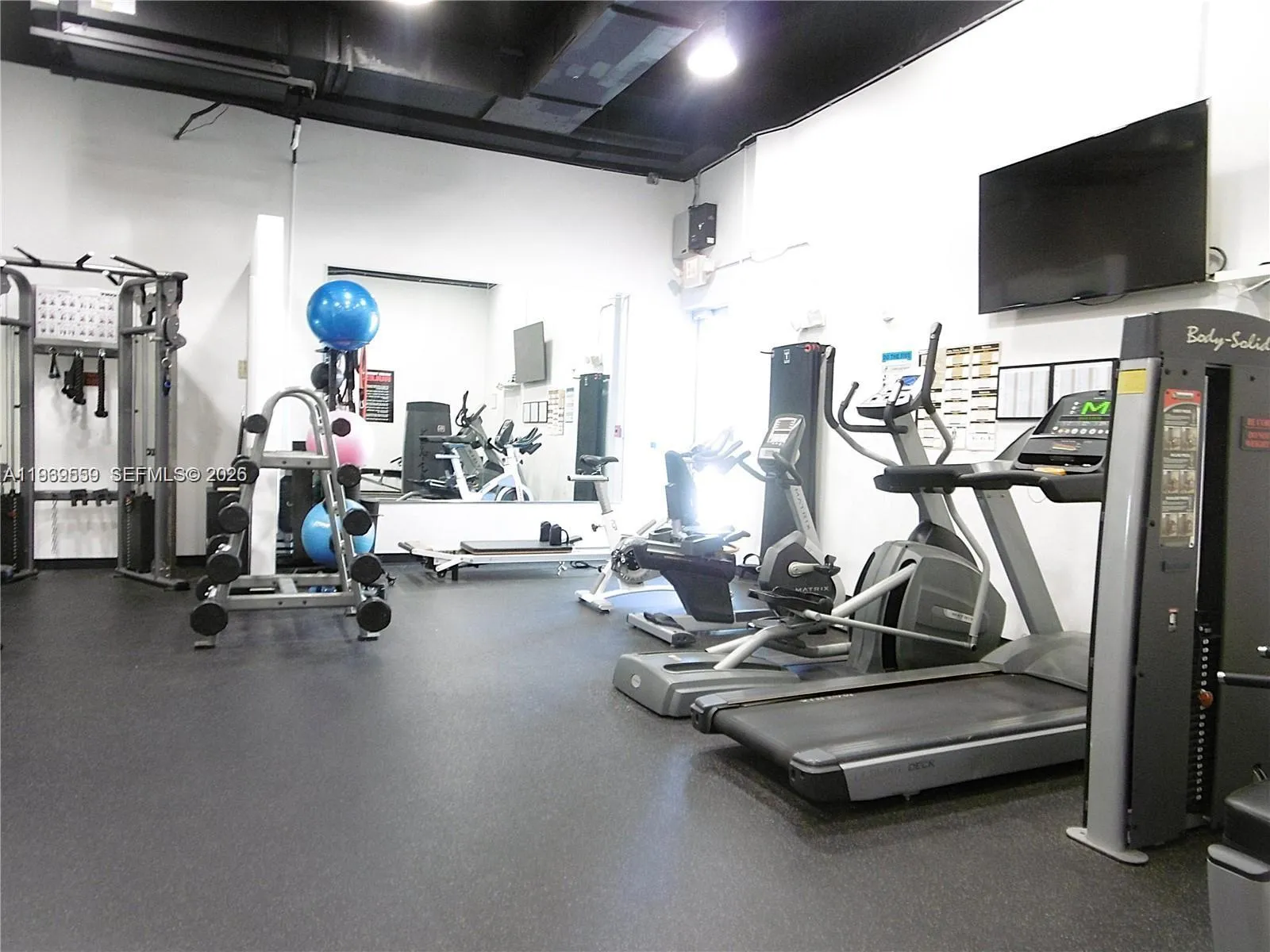 2001 Meridian Ave 525+den, Miami Beach, Florida 33, Miami Beach, Florida 33139, 1 Bedroom Bedrooms, ,1 BathroomBathrooms,Residential Lease,For Rent,2001 Meridian Ave 525+den, Miami Beach, Florida 33,A11969559