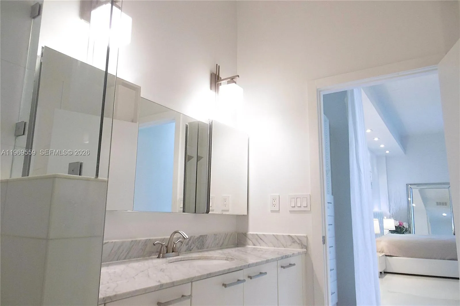 2001 Meridian Ave 525+den, Miami Beach, Florida 33, Miami Beach, Florida 33139, 1 Bedroom Bedrooms, ,1 BathroomBathrooms,Residential Lease,For Rent,2001 Meridian Ave 525+den, Miami Beach, Florida 33,A11969559