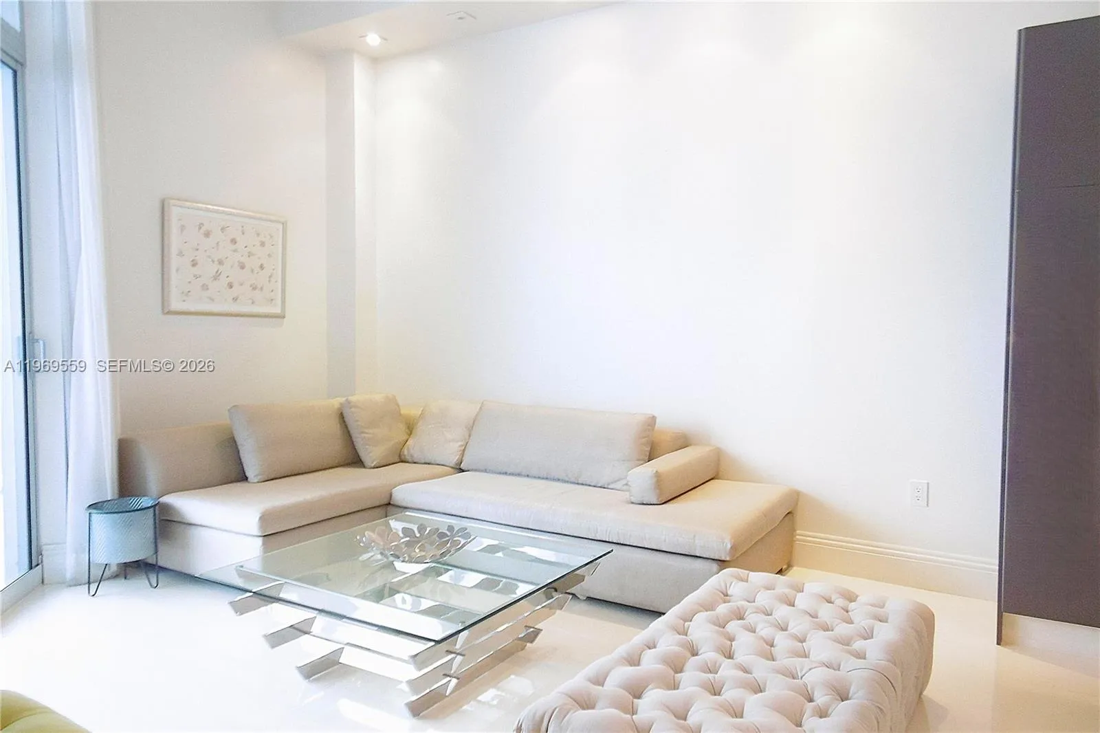 2001 Meridian Ave 525+den, Miami Beach, Florida 33, Miami Beach, Florida 33139, 1 Bedroom Bedrooms, ,1 BathroomBathrooms,Residential Lease,For Rent,2001 Meridian Ave 525+den, Miami Beach, Florida 33,A11969559