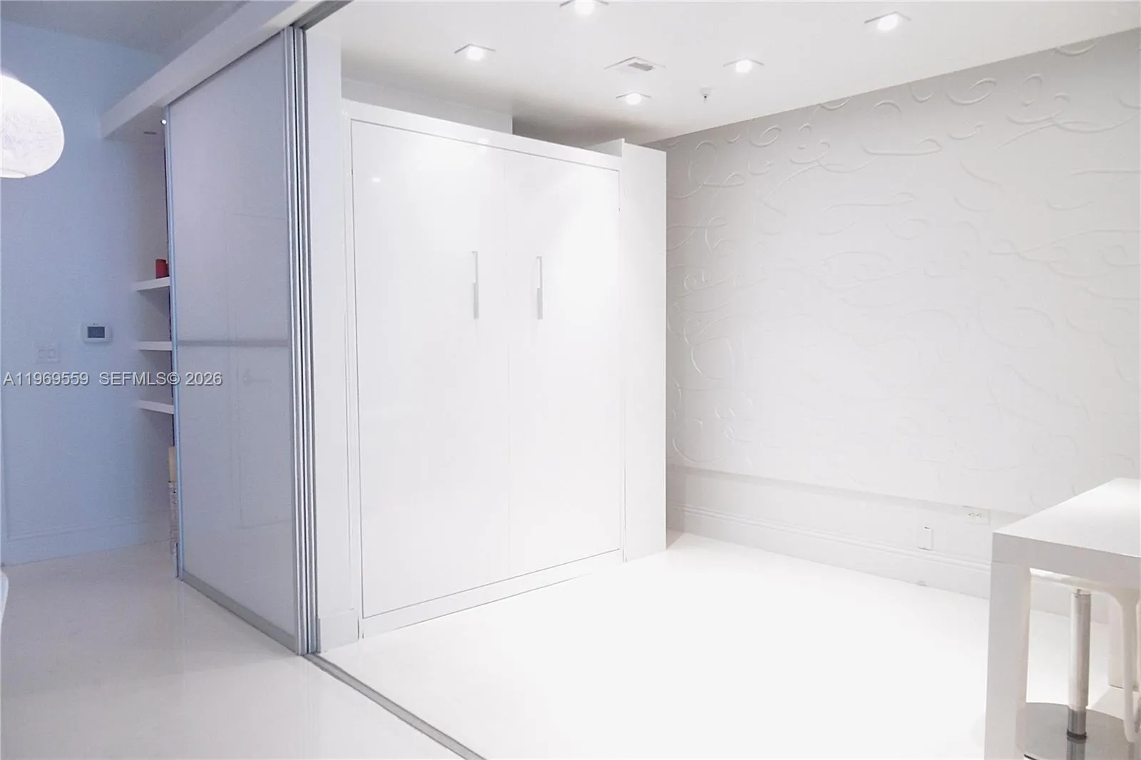 Queen Size Murphy Bed & Closet Space as 2nd Bedroom