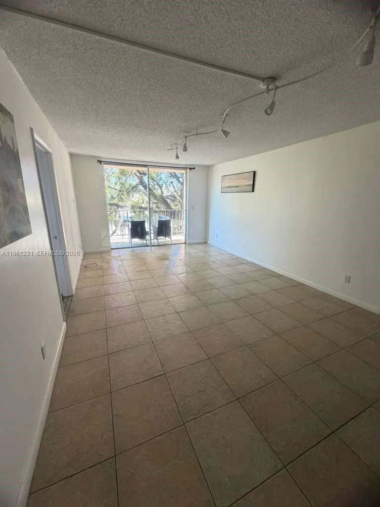 1465 Ne 123rd St 215, North Miami, Florida 33161, North Miami, Florida 33161, 1 Bedroom Bedrooms, ,1 BathroomBathrooms,Residential Lease,For Rent,1465 Ne 123rd St 215, North Miami, Florida 33161,A11961231
