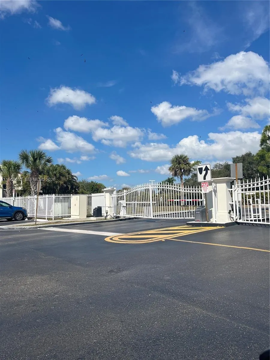 6548 Racquet Club Dr 89, Lauderhill, Florida 33319, Lauderhill, Florida 33319, 3 Bedrooms Bedrooms, ,2 BathroomsBathrooms,Residential Lease,For Rent,6548 Racquet Club Dr 89, Lauderhill, Florida 33319,A11969632