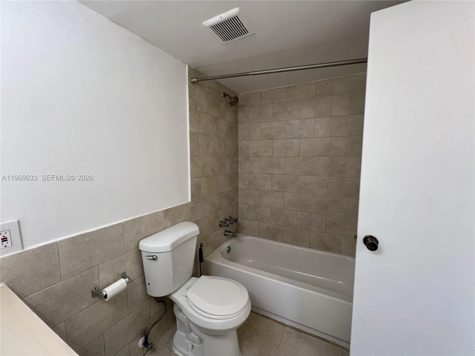 1801 S Treasure Dr 504, North Bay Village, Florida, North Bay Village, Florida 33141, 1 Bedroom Bedrooms, ,1 BathroomBathrooms,Residential Lease,For Rent,1801 S Treasure Dr 504, North Bay Village, Florida,A11969633