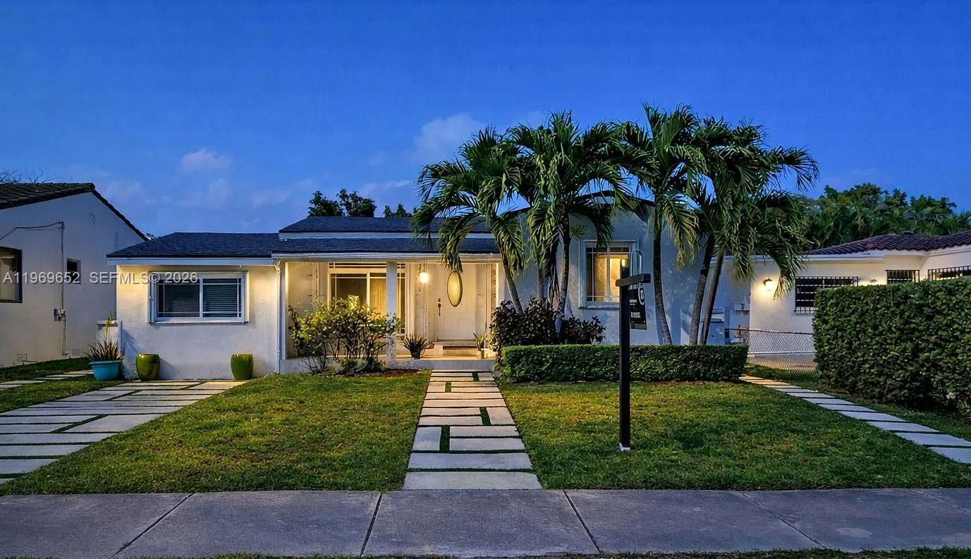 1611 Sw 21st St, Miami, Florida 33145, Miami, Florida 33145, 5 Bedrooms Bedrooms, ,3 BathroomsBathrooms,Residential,For Sale,1611 Sw 21st St, Miami, Florida 33145,A11969652