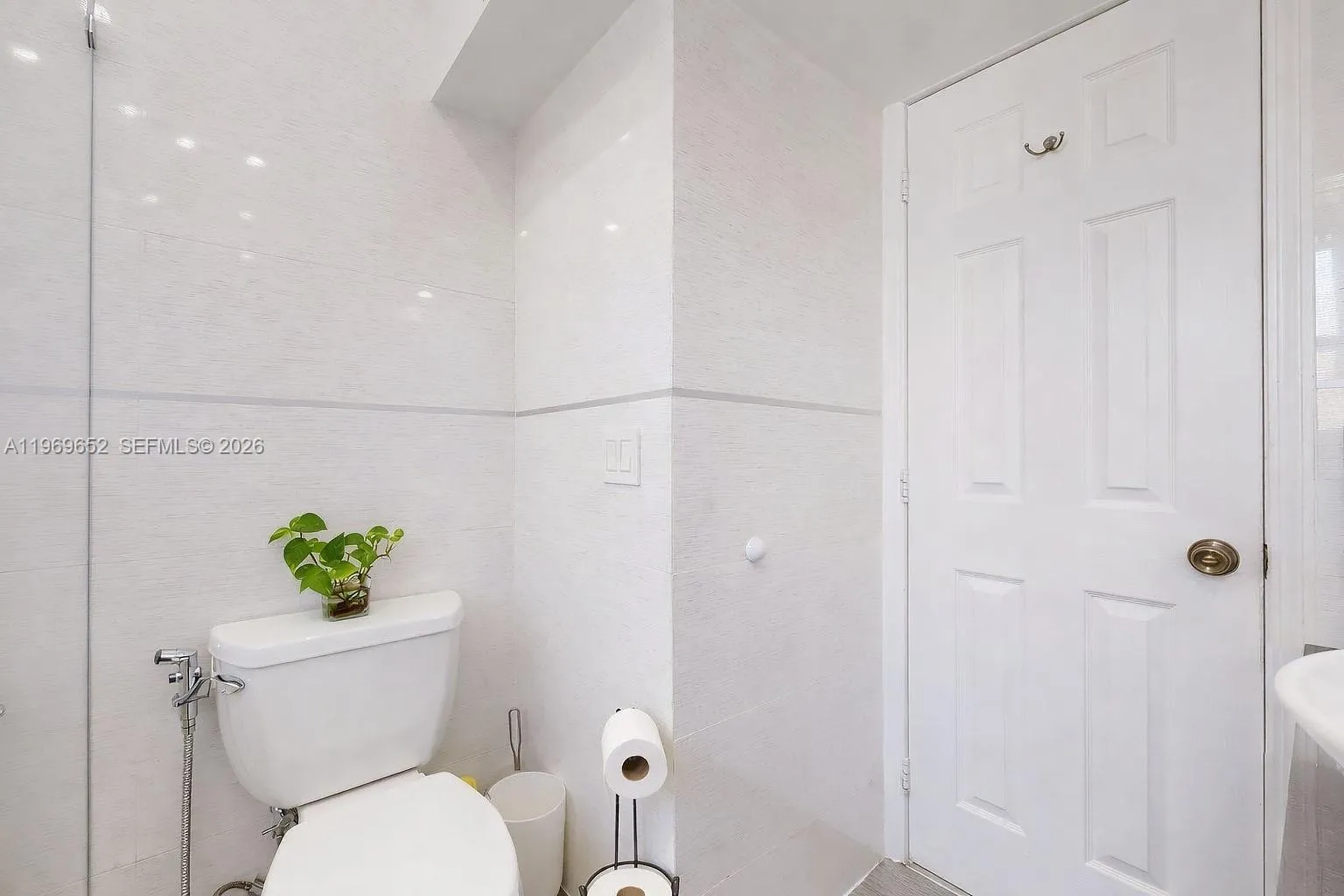 1611 Sw 21st St, Miami, Florida 33145, Miami, Florida 33145, 5 Bedrooms Bedrooms, ,3 BathroomsBathrooms,Residential,For Sale,1611 Sw 21st St, Miami, Florida 33145,A11969652