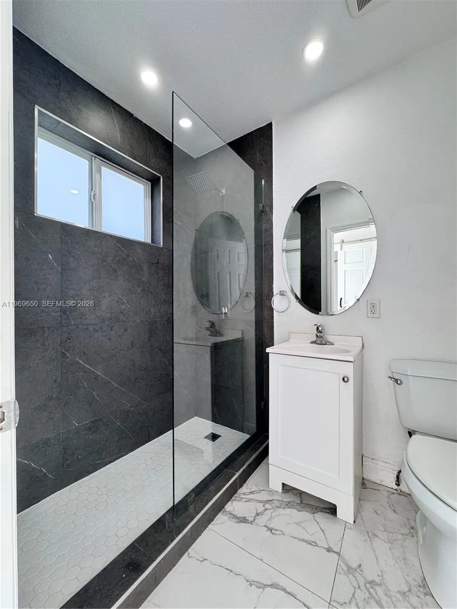 903 80th St 2, Miami Beach, Florida 33141, Miami Beach, Florida 33141, 2 Bedrooms Bedrooms, ,1 BathroomBathrooms,Residential Lease,For Rent,903 80th St 2, Miami Beach, Florida 33141,A11969650