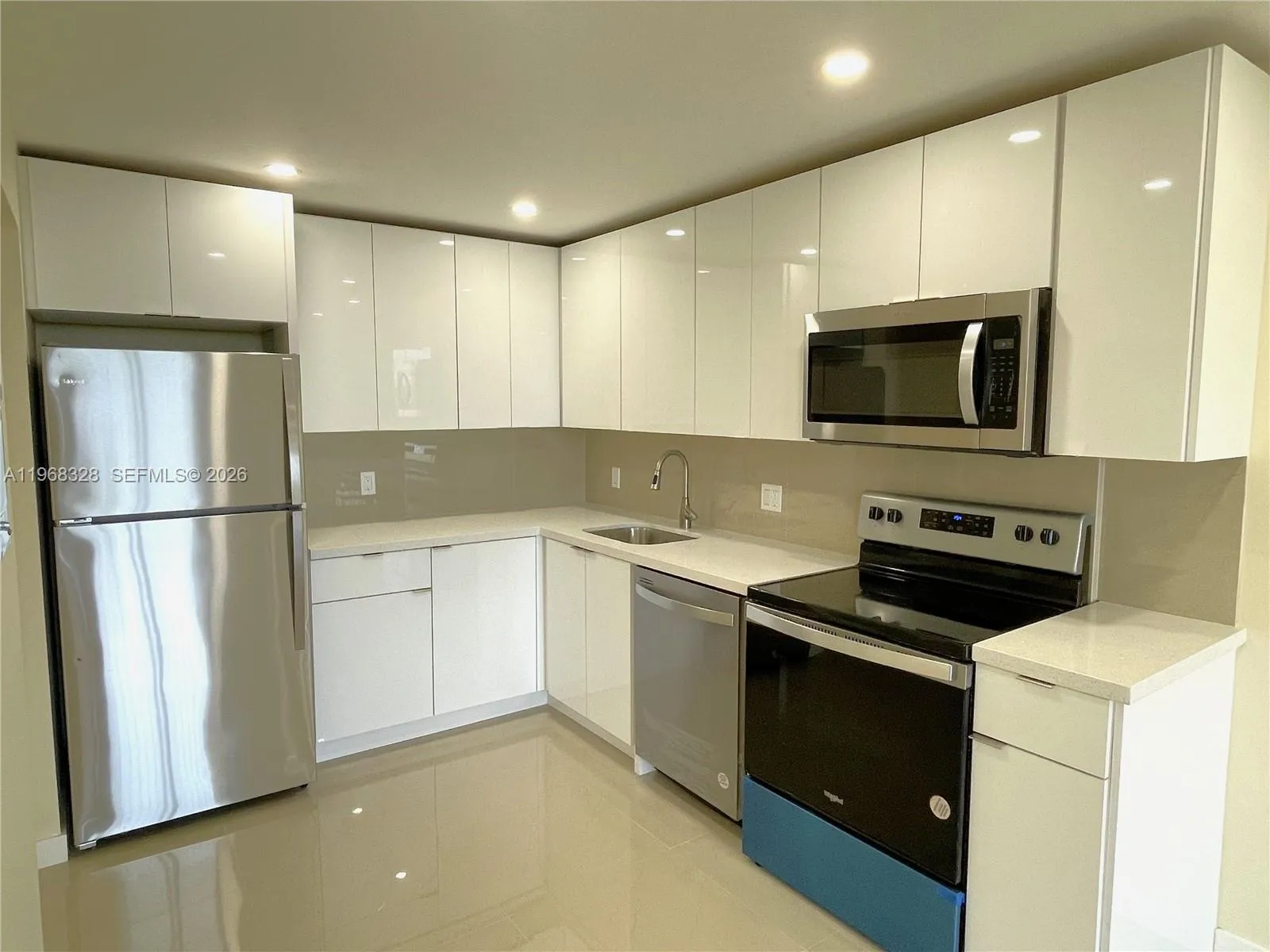 16851 Ne 23rd Ave B-521, North Miami Beach, Florid, North Miami Beach, Florida 33160, 2 Bedrooms Bedrooms, ,2 BathroomsBathrooms,Residential Lease,For Rent,16851 Ne 23rd Ave B-521, North Miami Beach, Florid,A11968328