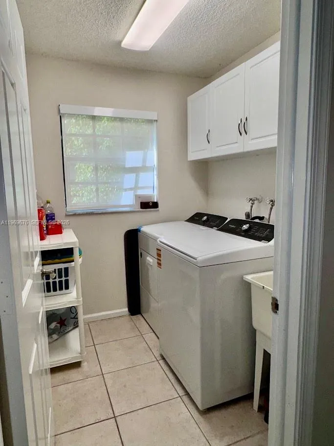 Plantation, Florida 33322, 4 Bedrooms Bedrooms, ,2 BathroomsBathrooms,Residential Lease,For Rent,A11969676