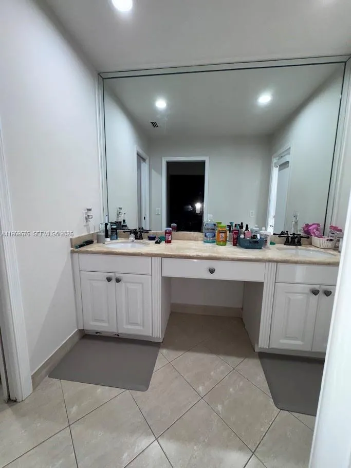 Plantation, Florida 33322, 4 Bedrooms Bedrooms, ,2 BathroomsBathrooms,Residential Lease,For Rent,A11969676