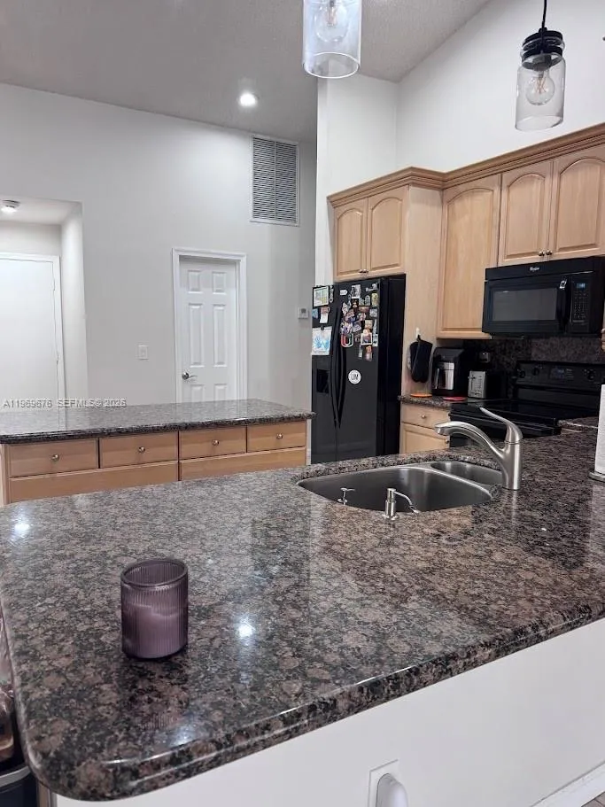 Plantation, Florida 33322, 4 Bedrooms Bedrooms, ,2 BathroomsBathrooms,Residential Lease,For Rent,A11969676