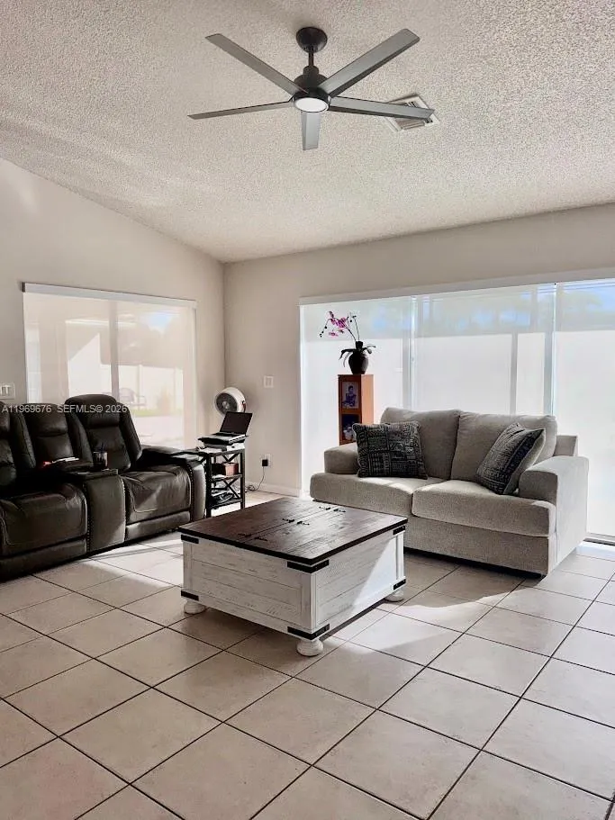 Plantation, Florida 33322, 4 Bedrooms Bedrooms, ,2 BathroomsBathrooms,Residential Lease,For Rent,A11969676