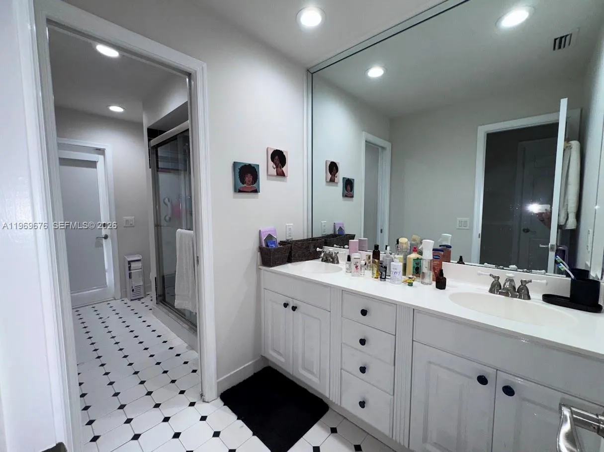 Plantation, Florida 33322, 4 Bedrooms Bedrooms, ,2 BathroomsBathrooms,Residential Lease,For Rent,A11969676