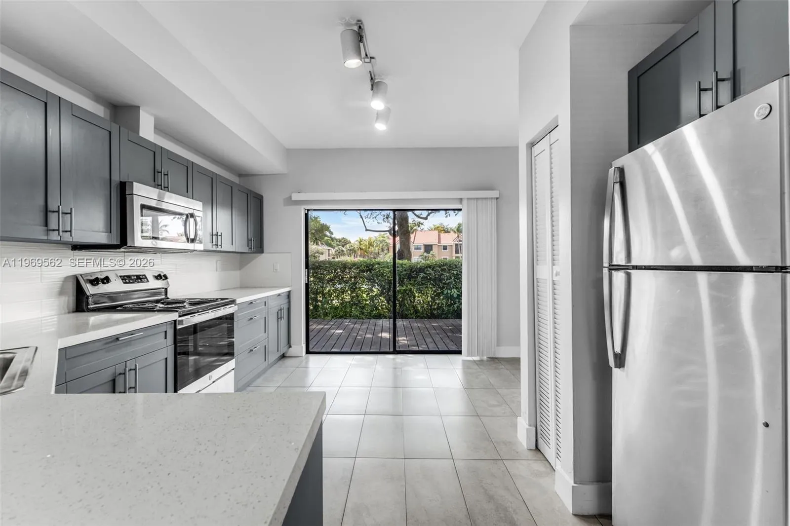 10450 Sw 154th Ct 8, Miami, Florida 33196, Miami, Florida 33196, 3 Bedrooms Bedrooms, ,2 BathroomsBathrooms,Residential Lease,For Rent,10450 Sw 154th Ct 8, Miami, Florida 33196,A11969562