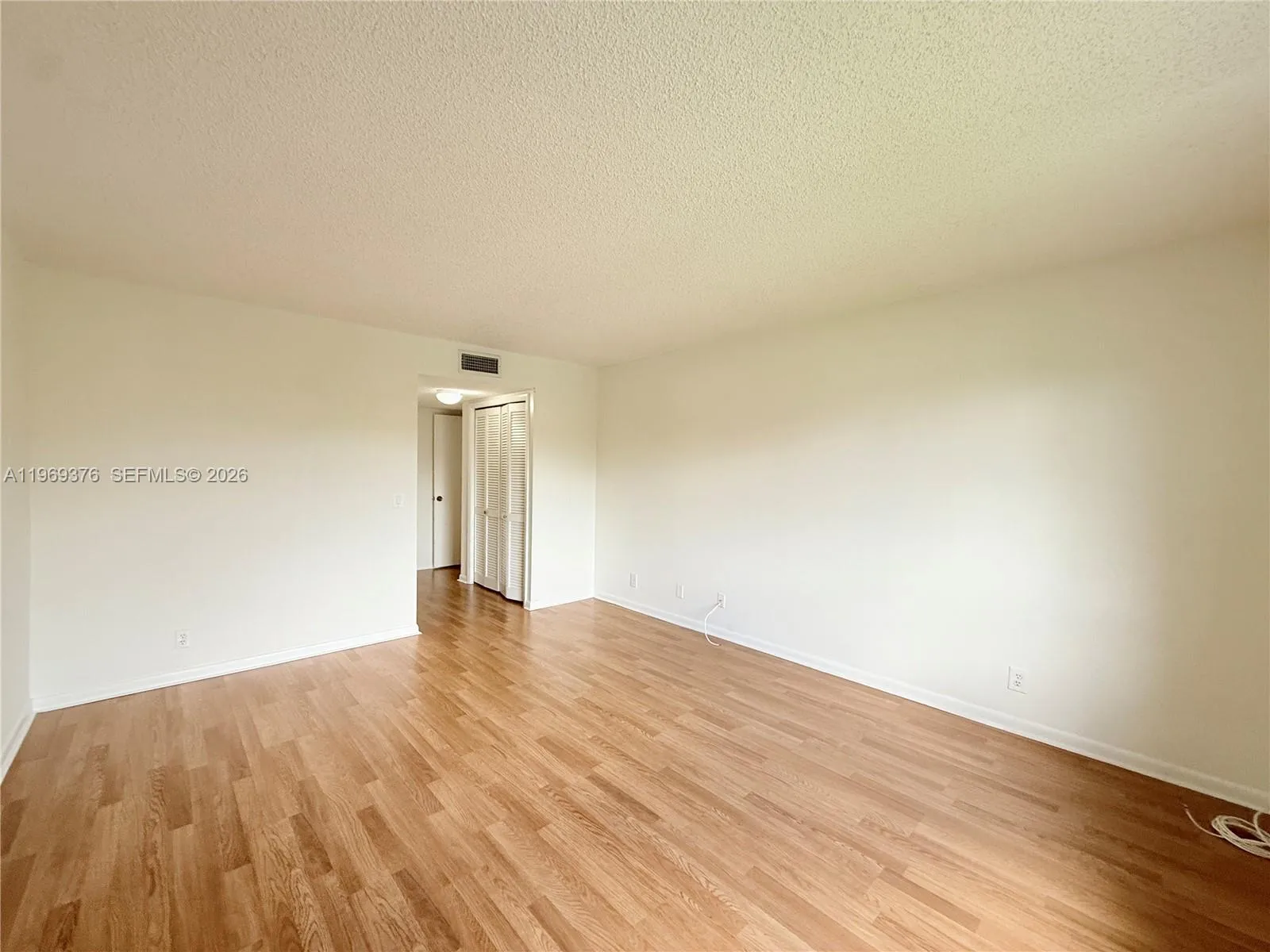 432 Lakeview Dr 201, Weston, Florida 33326, Weston, Florida 33326, 2 Bedrooms Bedrooms, ,2 BathroomsBathrooms,Residential,For Sale,432 Lakeview Dr 201, Weston, Florida 33326,A11969376