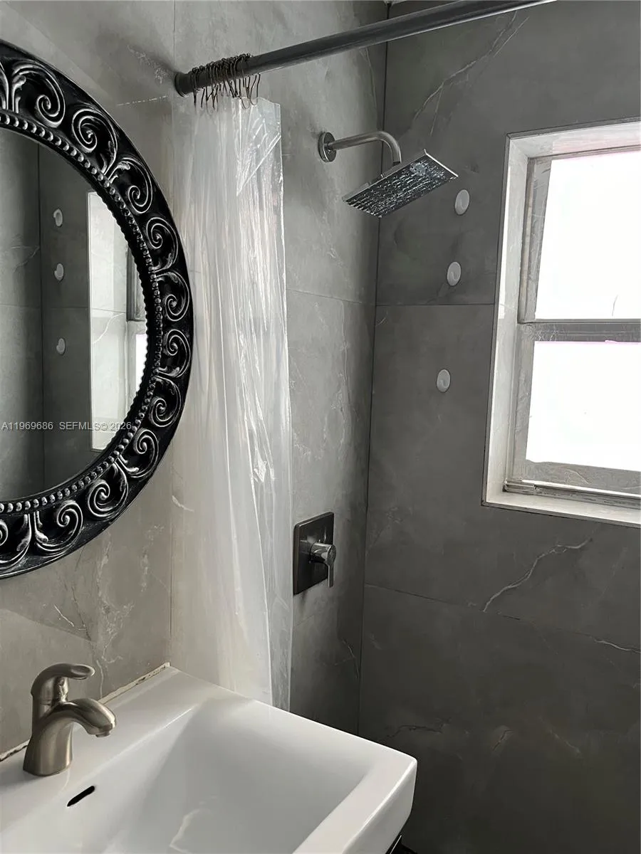 1999 Nw 2nd St 1, Miami, Florida 33125, Miami, Florida 33125, 2 Bedrooms Bedrooms, ,1 BathroomBathrooms,Residential Lease,For Rent,1999 Nw 2nd St 1, Miami, Florida 33125,A11969686