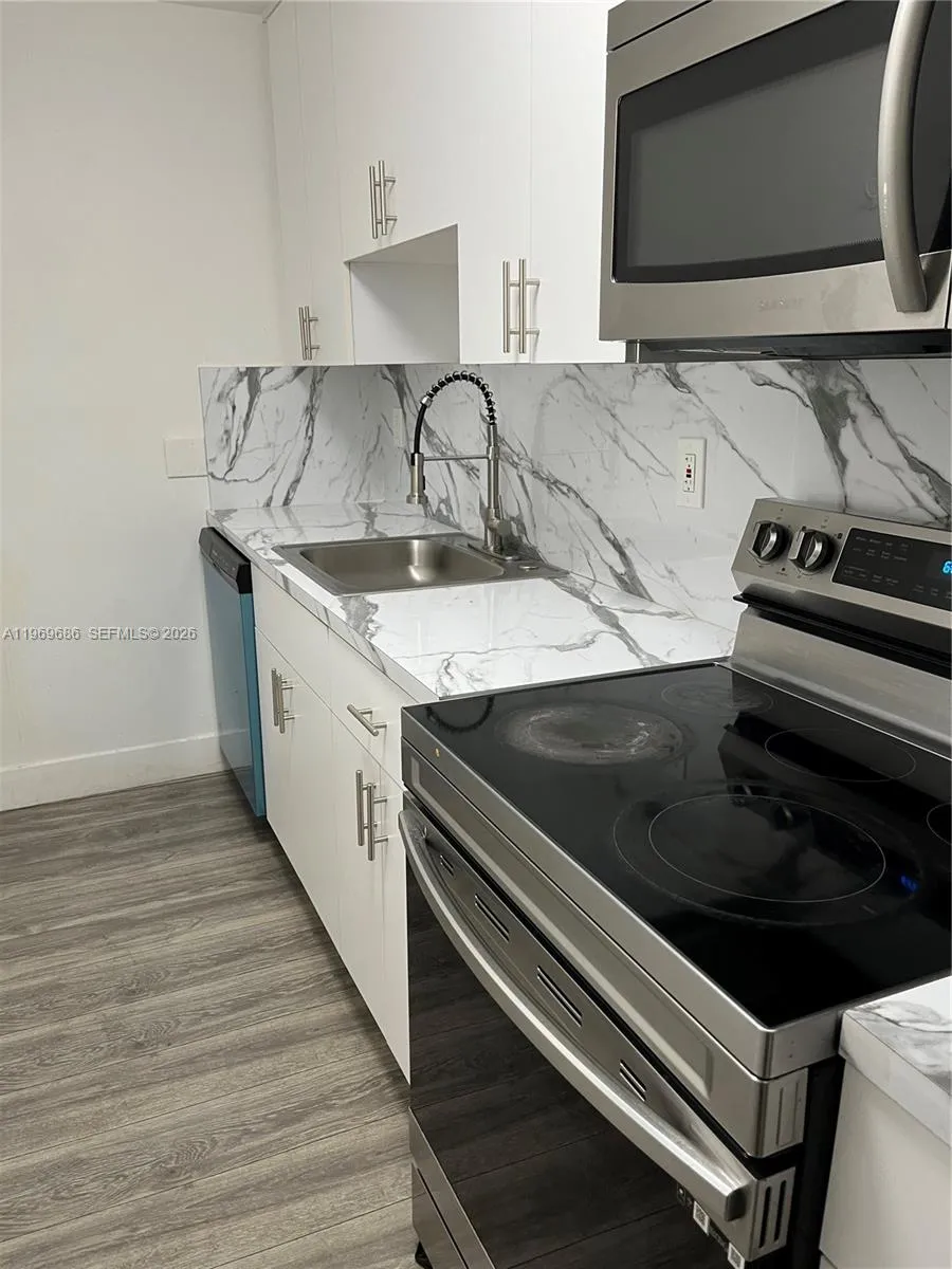 1999 Nw 2nd St 1, Miami, Florida 33125, Miami, Florida 33125, 2 Bedrooms Bedrooms, ,1 BathroomBathrooms,Residential Lease,For Rent,1999 Nw 2nd St 1, Miami, Florida 33125,A11969686