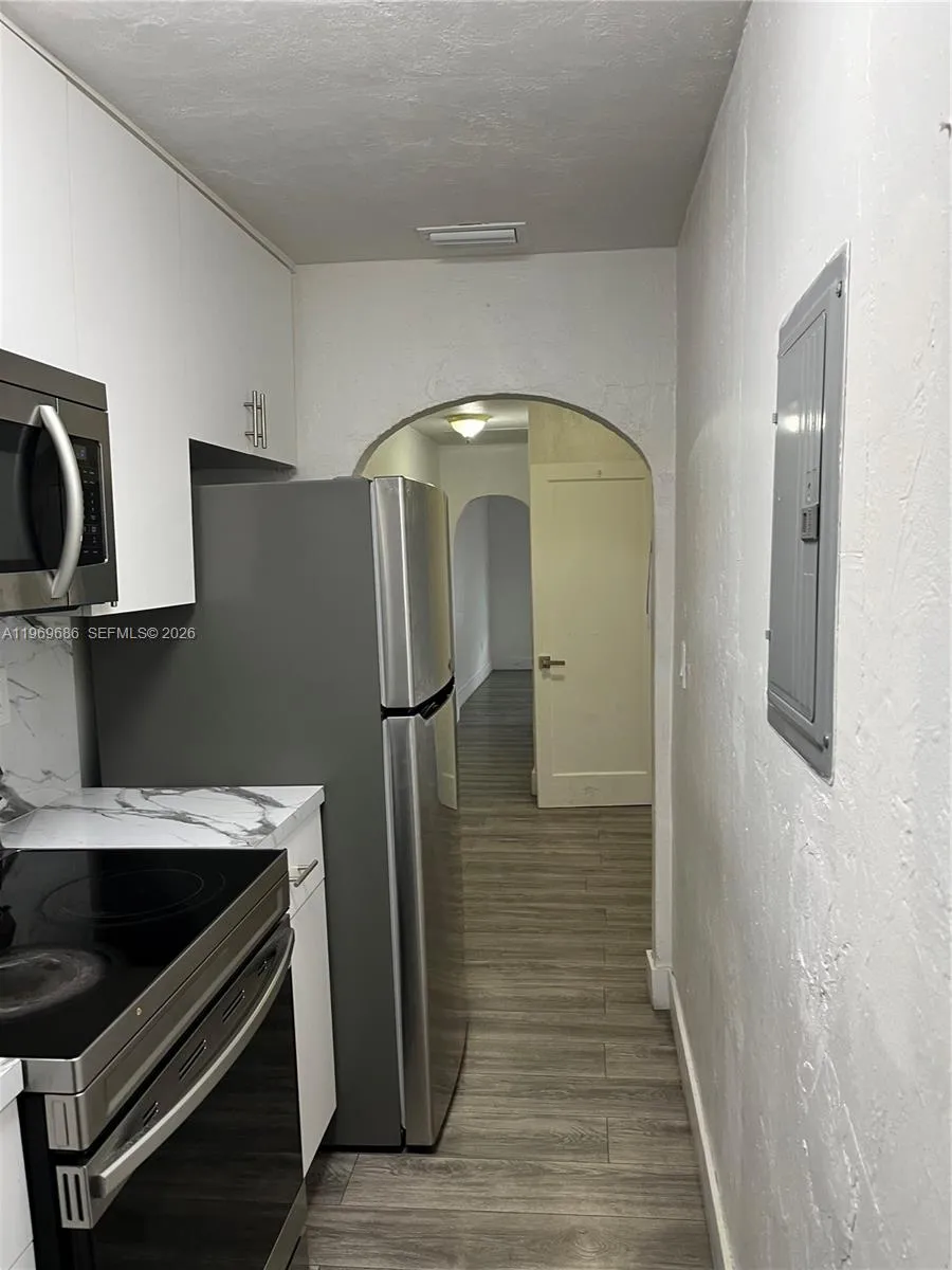 1999 Nw 2nd St 1, Miami, Florida 33125, Miami, Florida 33125, 2 Bedrooms Bedrooms, ,1 BathroomBathrooms,Residential Lease,For Rent,1999 Nw 2nd St 1, Miami, Florida 33125,A11969686