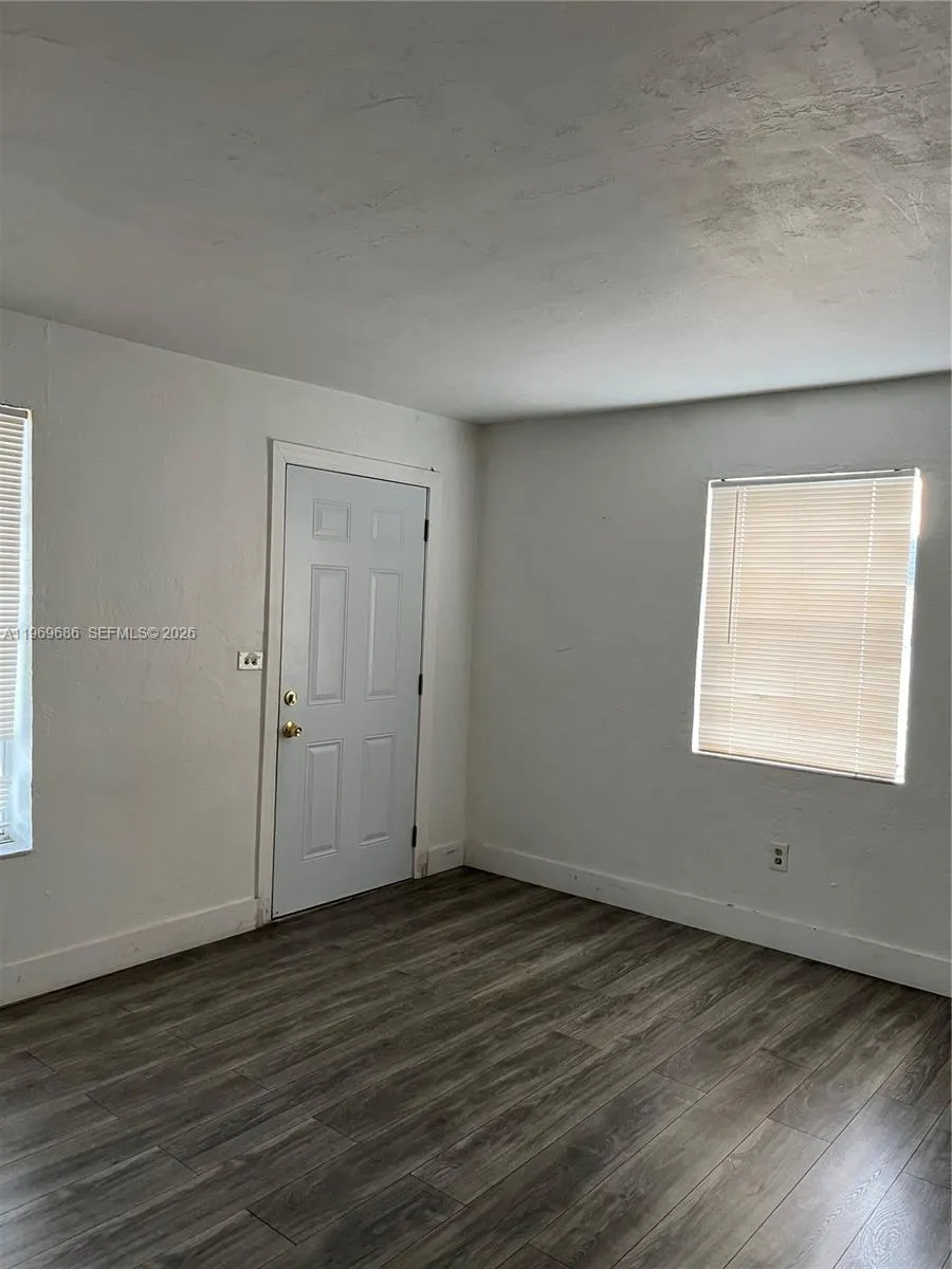 1999 Nw 2nd St 1, Miami, Florida 33125, Miami, Florida 33125, 2 Bedrooms Bedrooms, ,1 BathroomBathrooms,Residential Lease,For Rent,1999 Nw 2nd St 1, Miami, Florida 33125,A11969686